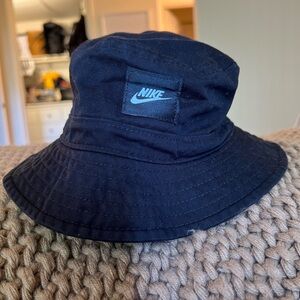 Nike bucket hat s/m